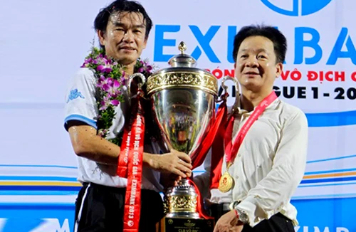 Bầu Hiển "thống trị" V-League