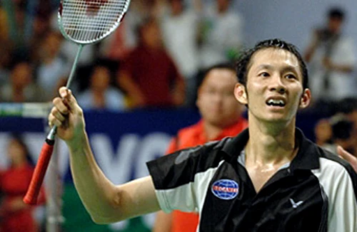 Tiến Minh đăng quang trên quê nhà