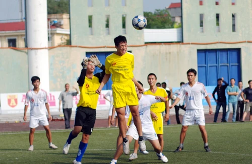 Khốc liệt giành vé tới sân Hàng Đẫy