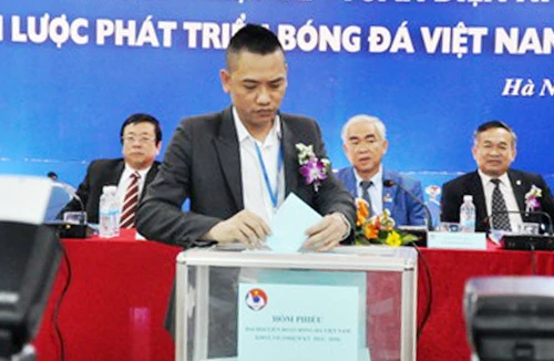 Đại hội VFF ngắt quãng với liên tiếp sự cố liên quan phiếu bầu