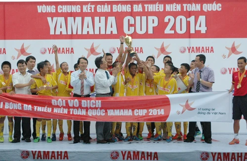 U13 SLNA bảo vệ thành công ngôi vô địch