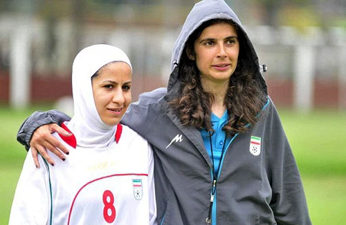 Nữ HLV dẫn dắt… đội bóng nam hạng nhì Pháp