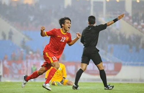 Đè bẹp Hồng Kông 3-1, ĐT Việt Nam vớt vát niềm tin nơi người hâm mộ