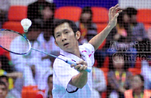 Tiến Minh thua chóng vánh tay vợt hạng 15 thế giới