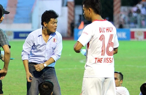 HLV Nguyễn Văn Sỹ nói gì về 11 học trò bị điều tra làm độ kiếm 800 triệu?