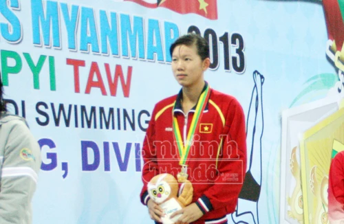 Cô Trung úy tuổi teen lập cú đúp HCV SEA Games 27