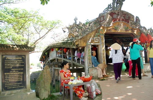 Đi “Chợ quê ngày hội”