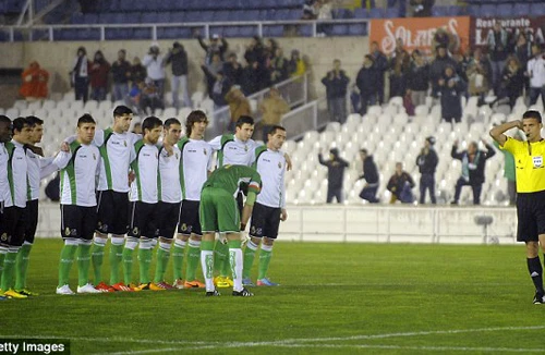 Các cầu thủ Racing Santander đình công vì bị nợ lương