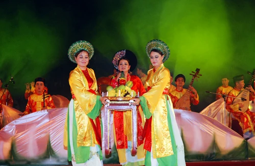 Một đêm trải nghiệm sống đời vua chúa