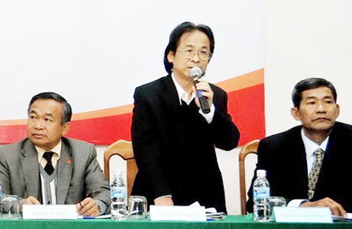 Chọn HLV tạm quyền: VFF lại thất hứa ?