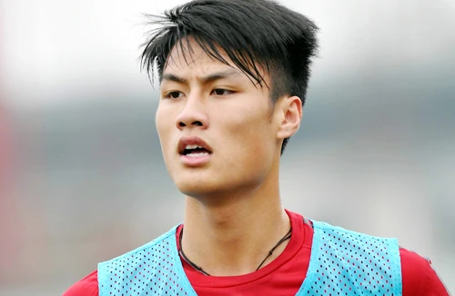 Bầu Đệ: “Hợp đồng với Mạc Hồng Quân chưa bàn xong”