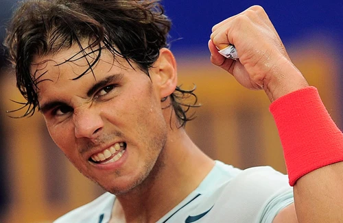 Tay thuận rỉ máu, Nadal vẫn đả bại kình địch Federer