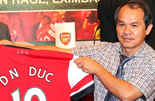 "Bầu" Đức sẽ mua chiếc áo đặc biệt của “Running man”?