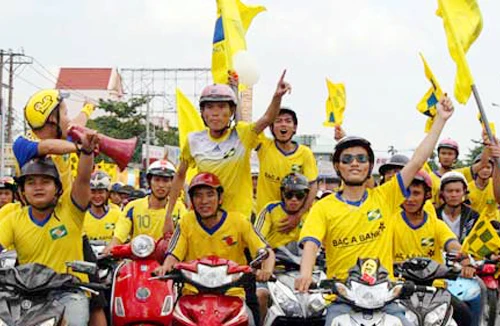 XM Xuân Thành SG "chơi khó" CĐV Nghệ An