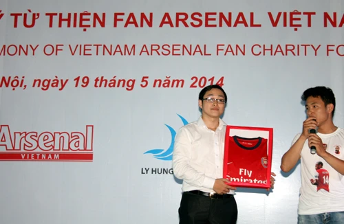 Có người trả 68 triệu cho chiếc áo của "Running man"