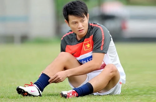 Văn Quyến và V.Ninh Bình ký hợp đồng “độc nhất vô nhị” 