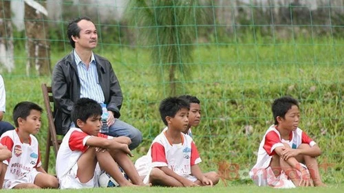 Bầu Đức, U19 và chuyện trồng cao su