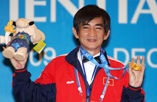 SEA Games 27: Cơ thủ 53 tuổi giật HCV thứ 35 cho Việt Nam