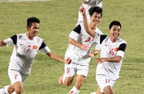 Vượt qua "Running man", U19 Việt Nam giật giải Fair-play 2013