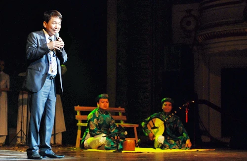 Phú Quang kể chuyện đời mình bằng tiếng nhạc