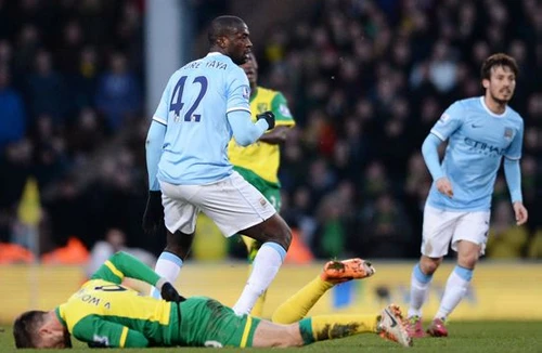 Sao Man City đối mặt án treo giò từ FA vì lỗi đánh nguội