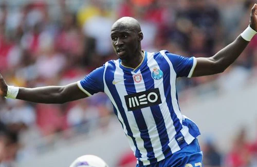 Man City hối hả “tậu” quân trước giờ đóng cửa thị trường chuyển nhượng