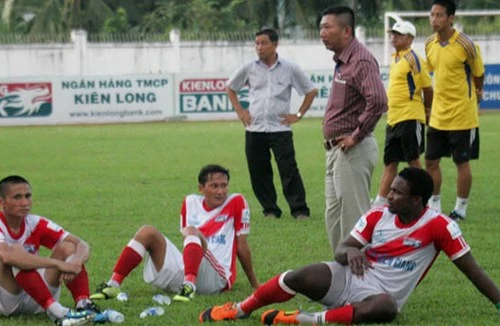 Không để V-League 2014 như cái chợ!