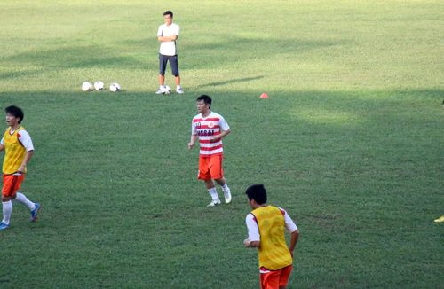 Văn Quyến thành tâm điểm trong trận đấu châu lục