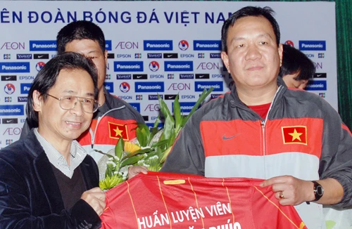 HLV Hoàng Văn Phúc: “Michal và Mạc Hồng Quân rất hữu ích cho ĐTVN”