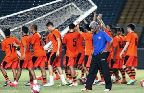 Đội của Công Vinh và "phù thủy" Rajagopal thua trận