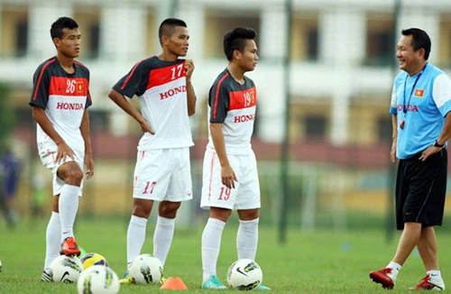 Sát hạch thầy trò HLV Hoàng Văn Phúc