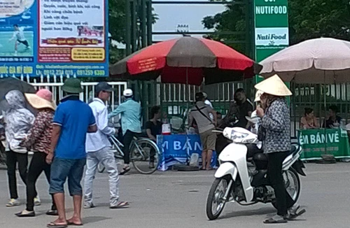 BTC dừng bán, phe vé trận U19 Việt Nam - U19 Nhật Bản, thỏa sức hét giá