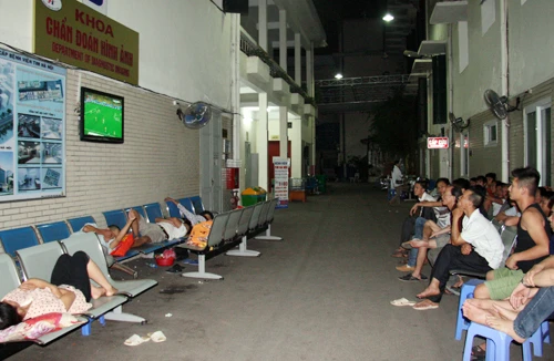 Nín thở xem World Cup trong... bệnh viện tim