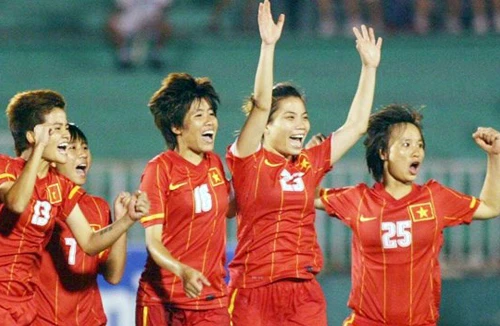 Giải ngân 3 tỷ đồng thưởng cho các tuyển thủ nữ