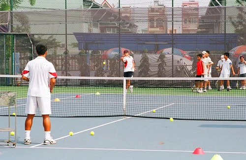 Gần nửa tỷ tiền thưởng giải Quần vợt Dân Việt 2013