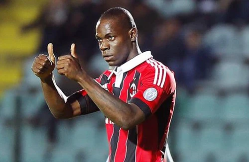 “Siêu quậy” Balotelli "trù" cho Barca bị Man City đánh bại