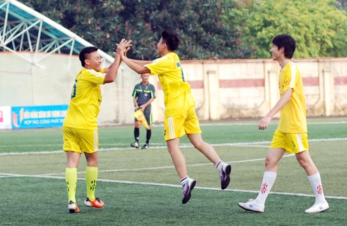 Danh sách 16 đội giành quyền đi tiếp