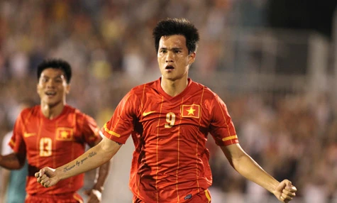 “Bầu” Kiên chính thức có Công Vinh