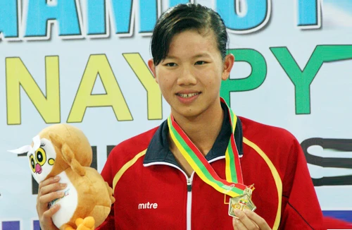 Kình ngư Ánh Viên nhận gần 1 tỷ tiền thưởng trong năm 2013