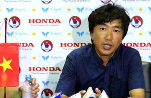 HLV Miura than phiền: Olympic Việt Nam mắc quá nhiều sai sót