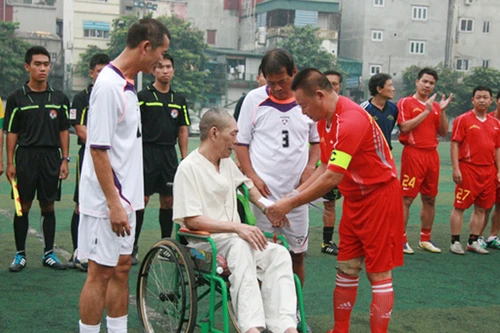 Giao hữu các cựu danh thủ Hà Nội đậm chất nhân văn