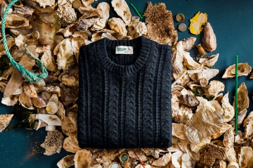 Sản xuất vải từ rác vỏ hàu và rác thải nhựa