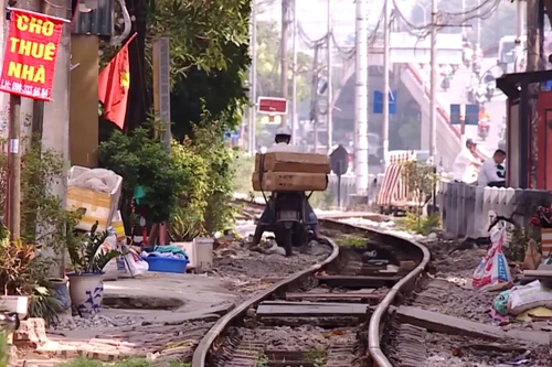 Tai nạn đường ngang dân sinh, nguy cơ luôn hiện hữu