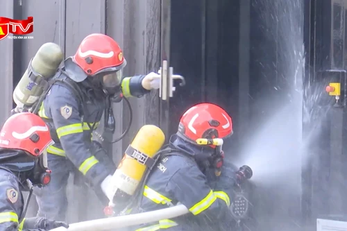 Tổ Cảnh sát PCCC&CNCH đặc biệt tinh nhuệ sẵn sàng cho các nhiệm vụ