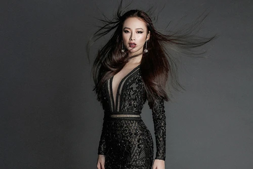 Angela Phương Trinh tung ảnh gợi cảm trước ngày ra mắt phim
