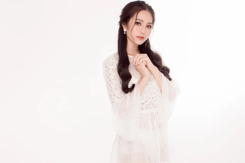 Hoa hậu Dương Kim Ánh thay đổi hình ảnh khoe vẻ đẹp "hút hồn"