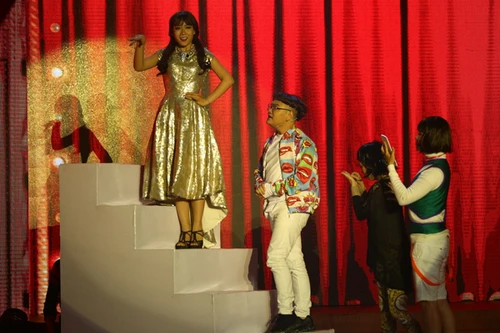 Trịnh Tú Trung chính thức chào sân "Cười xuyên Việt" phiên bản nghệ sĩ