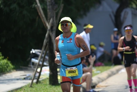 VĐV Pháp, Thụy Sĩ vô địch VNG IRONMAN 70.3 trên bãi biển Đà Nẵng