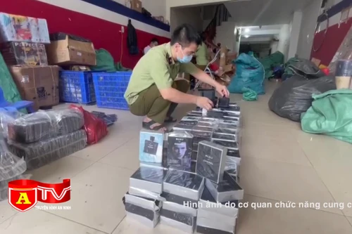Tạm giữ hàng nghìn mỹ phẩm không hóa đơn chứng từ, giả mạo nhãn hiệu
