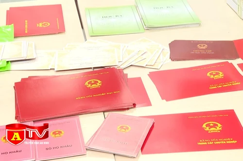 Từ Nghệ An ra Hà Nội thuê nhà trọ để làm giả các loại bằng cấp